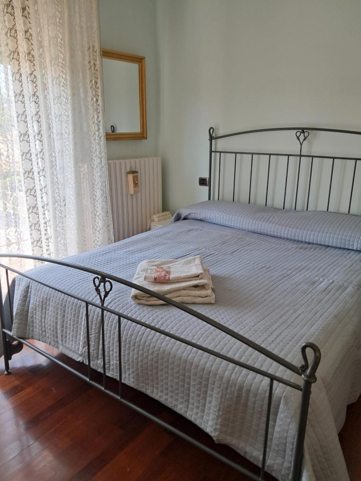 Apartamento Roses House Porto San Giorgio Exterior foto